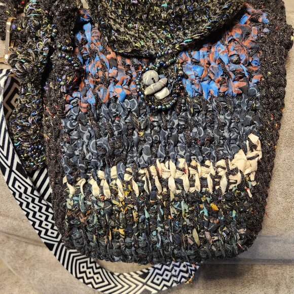 Purse, new, handmade, free form, crocheted. 11x10 with adjustable handles. - Picture 2 of 3